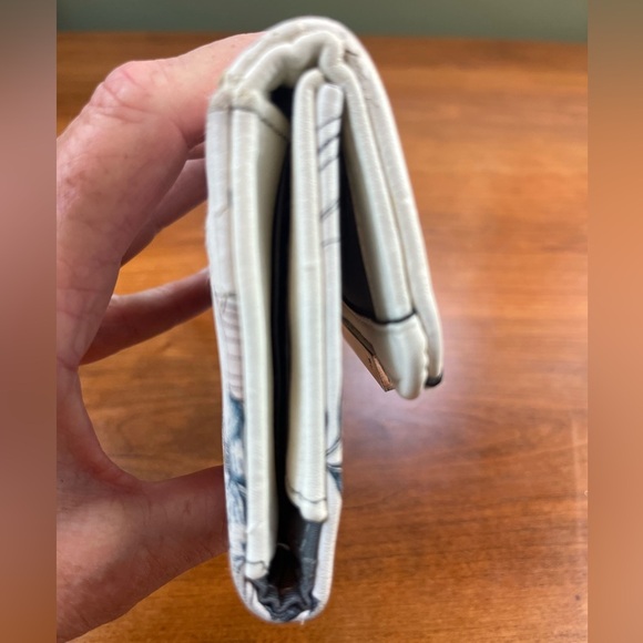 Enzo Angiolini Floral Wallet Tri-Fold Card Slot Zipper Pocket - Picture 11 of 14